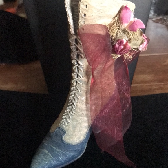 Mini old fashioned high heel shoe/ boot - Picture 5 of 5